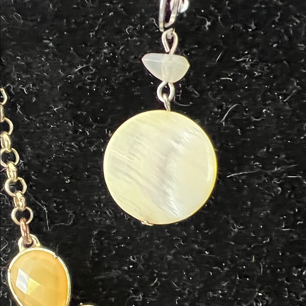 Chic Yellow Necklace and Earring Set - Picture 2 of 5
